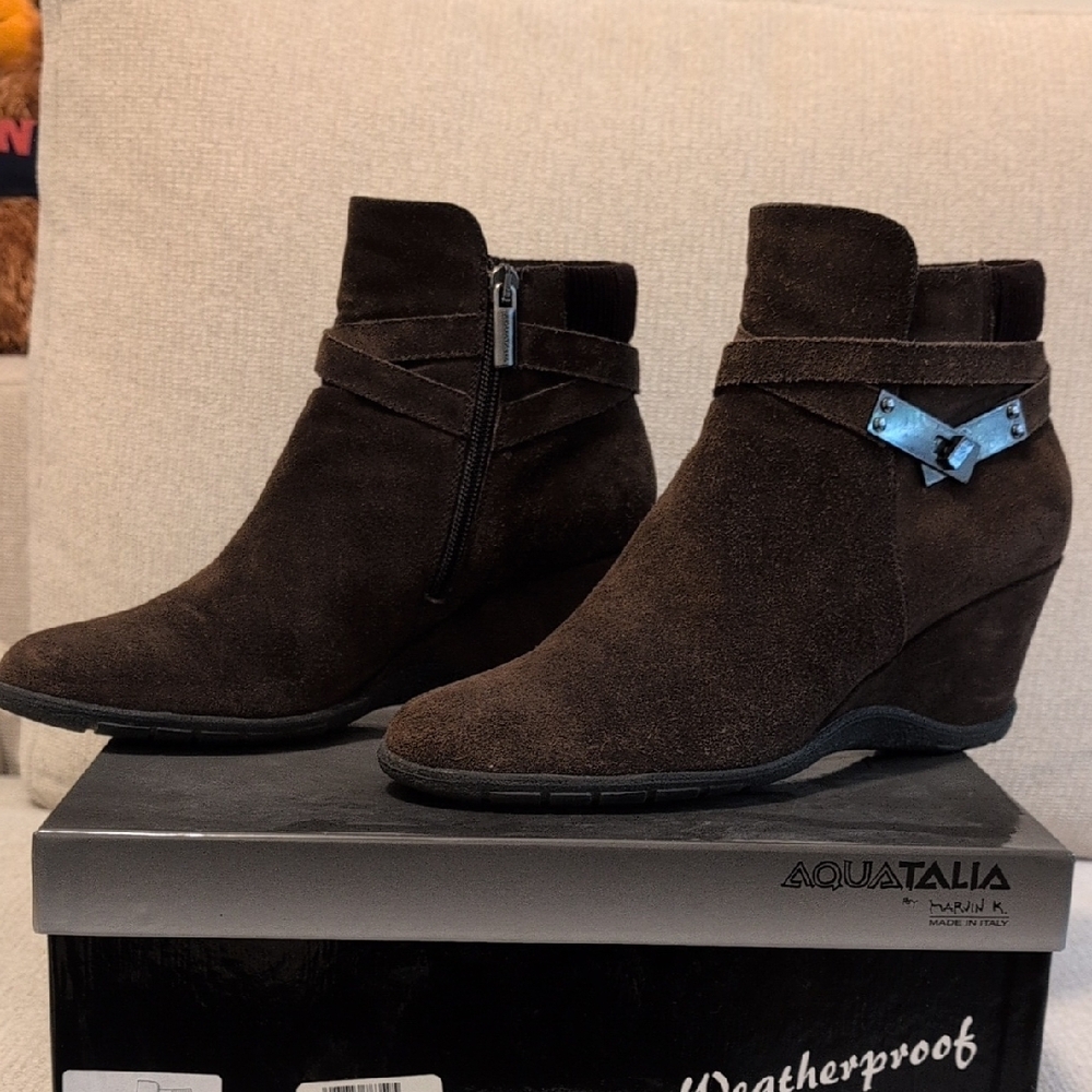 Aquatalia Dark Brown Suede Wedge Ankle Boots - Picture 4 of 7